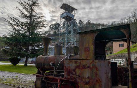 Archivo Histórico Hunosa Pozo Fondón Locomotora